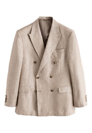 Blazer beige de doble botonadura con solapas anchas, seis botones marrones, dos bolsillos delanteros con solapa y un bolsillo en el pecho, hecho de tela texturizada.