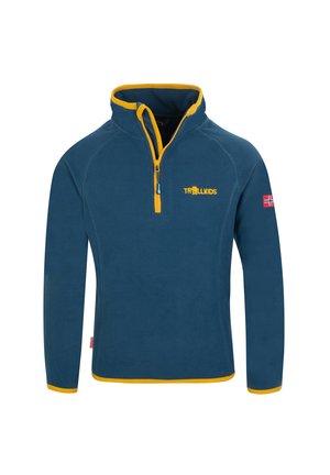 Sudadera de forro polar azul para niños con cremallera amarilla, ribete en el cuello y logo, con un parche de la bandera noruega en la manga.