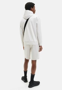 Calvin Klein RELAXED - Felpa con cappuccio - stony beige