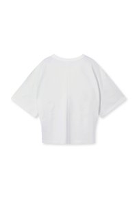 Kortgeknipte witte t-shirt van katoen met een brede halslijn en korte, losse mouwen. Heeft een centrale naad aan de achterkant.