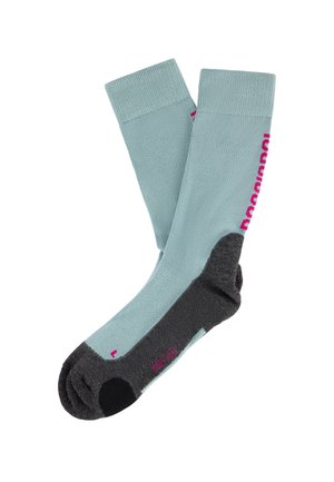 Hellblaue Socken mit dunkelgrauen Fersen- und Zehenbereichen, gerippten Bündchen und pinkfarbenem Text an den Seiten und an der Sohle, der die Größe 39/42 angibt.