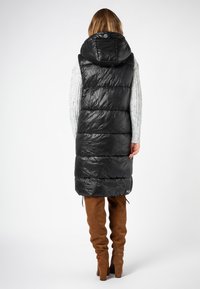 Sublevel Weste - black
