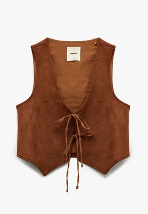 Gilet in suede marrone con scollatura a V profonda, apertura frontale con chiusura a lacci e orlo contornato. Etichetta visibile all'interno.