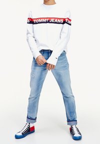 Tommy Jeans Vaqueros slim fit - dirty denim