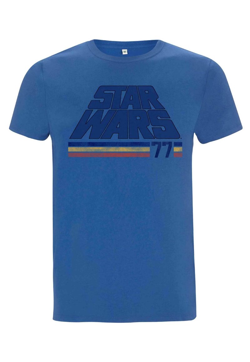 Blauwe katoenen t-shirt met een groot zwart "STAR WARS" grafiek en "77" eronder, geaccentueerd met horizontale strepen in rood, geel en blauw.