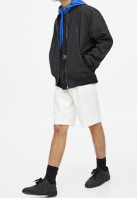 PULL&BEAR Bomberjakke - black