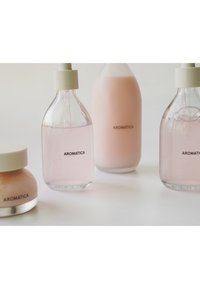 aromatica REVIVING ROSE INFUSION CREAM - Dagkräm