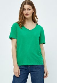 Minus MILETI V-NECK TEE - Paprasti marškinėliai - apple green