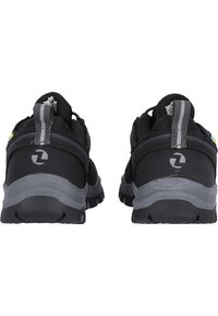 ZIGZAG OUTDOOR SHOES - Tenisky - black