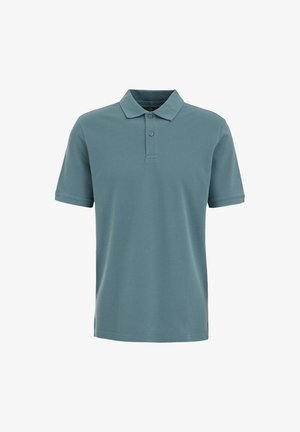 Vaaleansininen poolopaita puuvillakankaasta, jossa on klassinen kaulus, lyhyet hihat ja kolmen napin listaus, suoran leikkauksen helma.