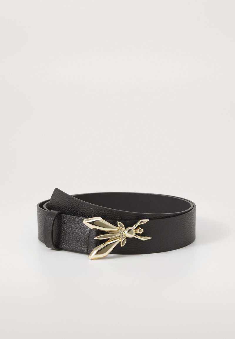 Cintura in pelle nera con una fibbia dorata a forma di insetto e dettagli di design geometrici. Texture liscia con una fascia solida e larga.