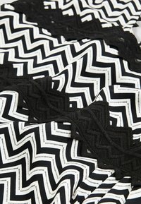 Reiss REGULAR FIT-SOPHIA ZIG-ZAG PRINT  - Vapaa-ajan mekko - navy