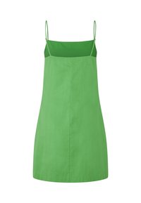 Robe verte avec de fines bretelles spaghetti, une silhouette droite et une texture lisse. Présente une couleur unie et un design minimaliste.