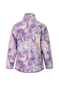 Mjukt fleecetröja med långa ärmar och hög krage, med ett lila och rosa tie-dye-mönster, sedd bakifrån.