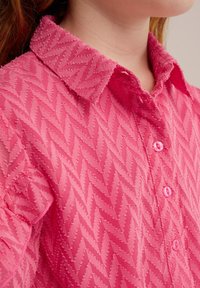 WE Fashion Rochie tip cămașă - pink