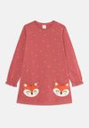 LONG PLAYFUL POCKETS FOREST - Robe en jersey - dark dusty pink