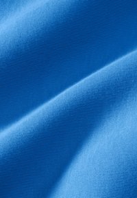 Unselected, light photo blue black