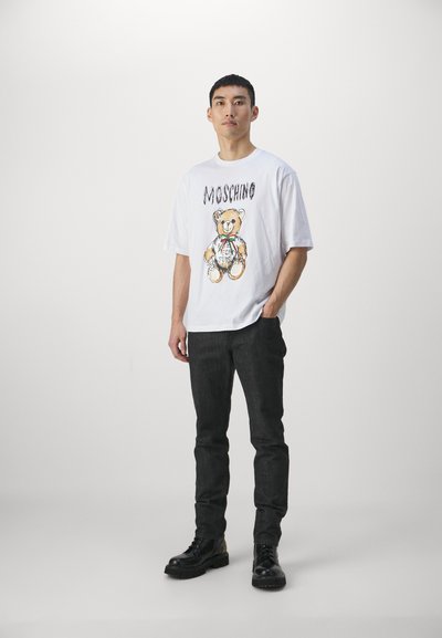 MOSCHINO POETRY MESSAGES - Camiseta estampada - white