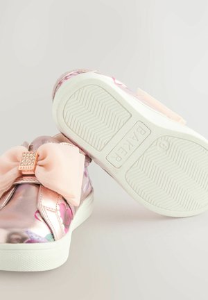 Baker by Ted Baker Lauflernschuh - pink floral