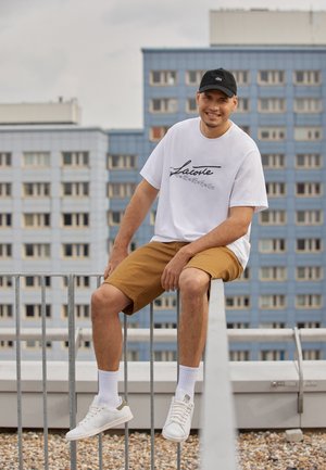 PLUS - Print T-shirt - white