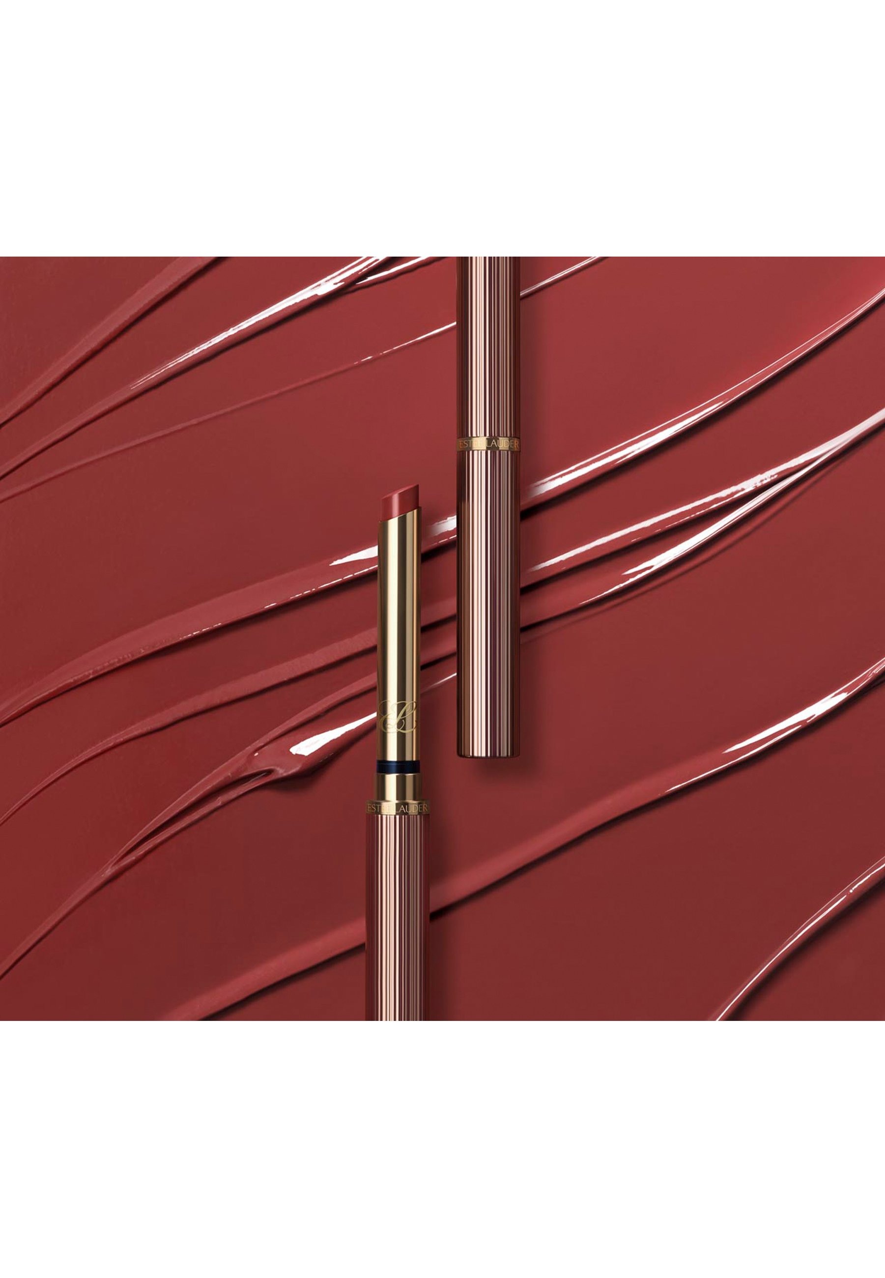 ESTÉE LAUDER PURE COLOR EXPLICIT SLICK SHINE LIPSTICK - Barra de