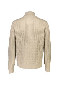 Beżowy sweter z dzianiny w warkoczowy wzór, z wysokim kołnierzem, długimi rękawami oraz ściągaczami na mankietach i u dołu. Teksturowany wzór włóczki dodaje wizualnego zainteresowania.