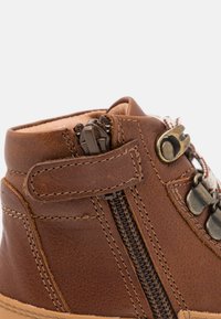 Petit Nord Copenhagen TREK BOOT UNISEX - Šněrovací kotníkové boty - hazelnut