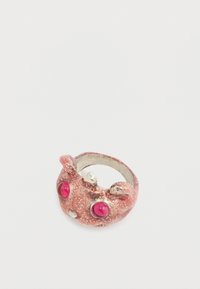 Atlasīts, pink