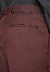 BOSS HOUSTON SET - Kostiumas - open red two