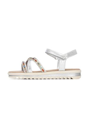 Sandalia plateada con plantilla acolchada, tres correas decoradas con cuentas multicolores y suela de goma texturizada con un patrón de zigzag.