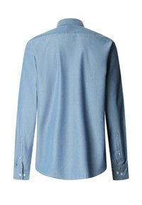 Camicia azzurro chiaro con maniche lunghe, colletto standard e texture sottile. Presenta polsini con bottoni e orlo curvo.