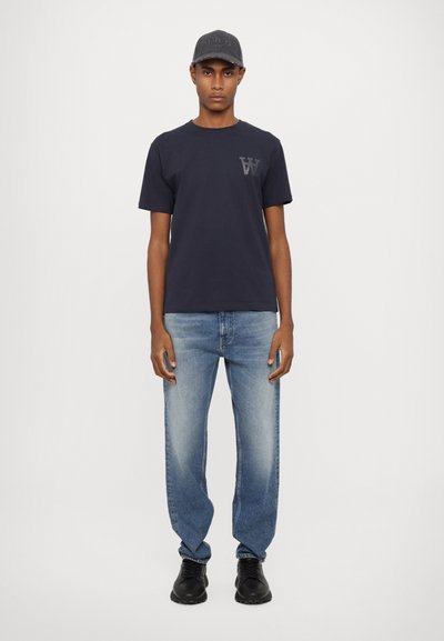 WOOD WOOD ACE CHEST PRINT UNISEX - Camiseta estampada - dark navy