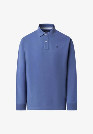 Langärmeliges Poloshirt aus einfarbigem hellblauem Baumwollstoff mit klassischem Kragen, Drei-Knopf-Leiste und einem auf der Brust gestickten Logo.