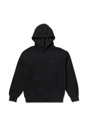 Czarna bluza z kapturem wykonana z materiału polarowego, z kieszenią kangurzą, kapturem na sznurku oraz ściągaczami na rękawach, z dyskretnym logo na piersi.