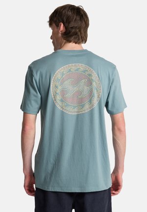 CRAYON WAVE - T-Shirt print - washed blue