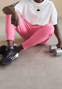 adidas Sportswear Träningsbyxor - pink