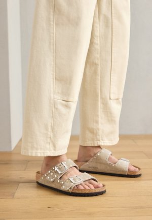 ARIZONA RIVET LEVE NARROW - Sandalen - taupe