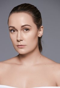 PUR 4-IN-1 LOVE YOUR SELFIE LONGWEAR FOUNDATION AND CONCEALER - Foundation - buff