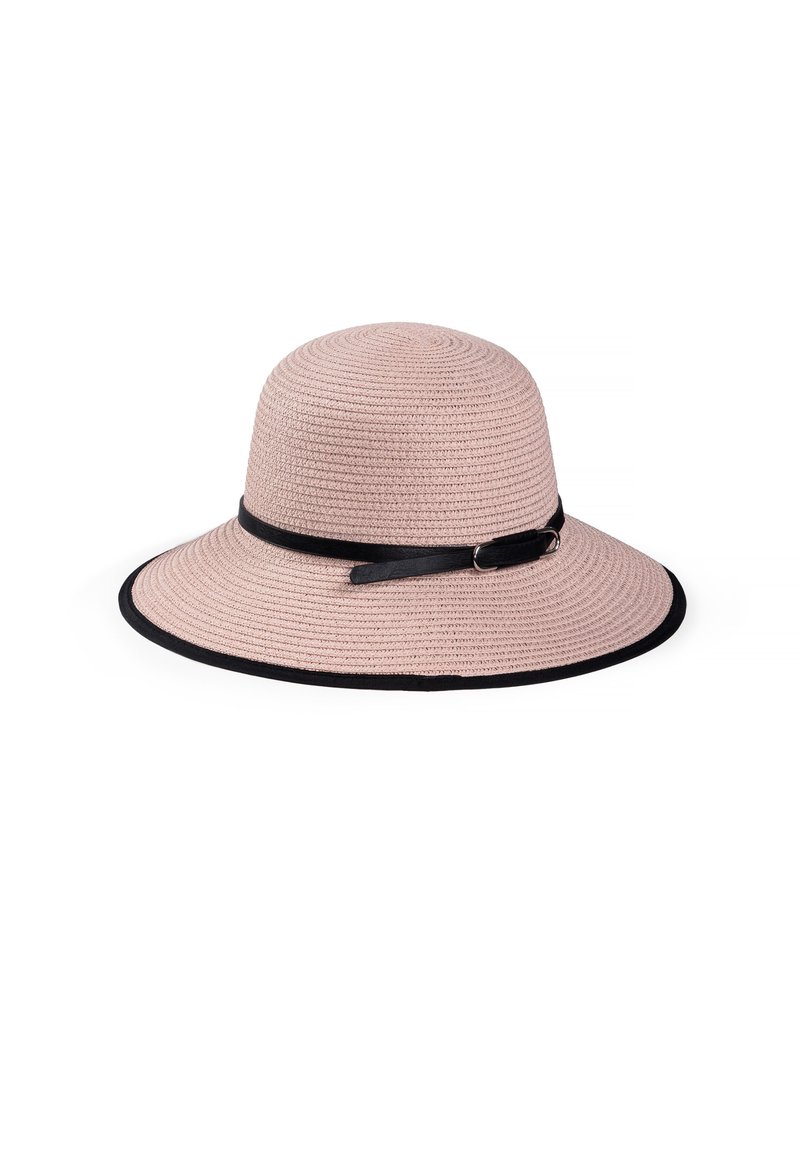 Szeroki kapelusz słomkowy w jasnoróżowym kolorze z czarnym wykończeniem i czarną wstążką. Teksturowana, okrągła korona o gładkiej fakturze i subtelnym przeszyciu.