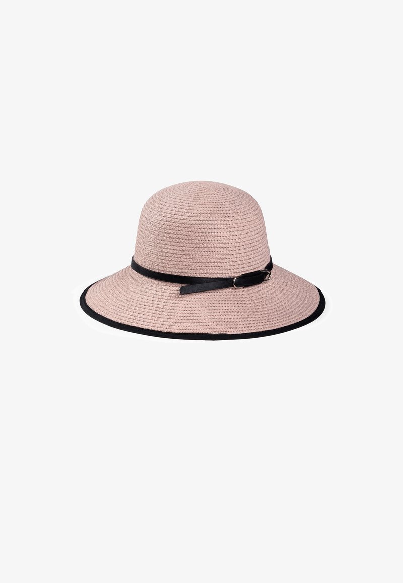 Szeroki kapelusz słomkowy w jasnoróżowym kolorze z czarnym wykończeniem i czarną wstążką. Teksturowana, okrągła korona o gładkiej fakturze i subtelnym przeszyciu.