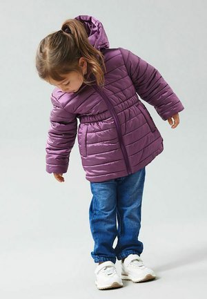 HOODED PUFFER JACKET - Kurtka zimowa - grapeade