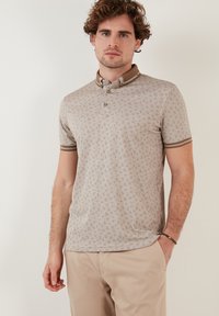 Buratti Pólóing - beige