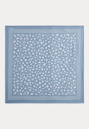 Blauer Seidenschal mit weißem Blumenmuster aus kleinen Blumen, umrandet von einem schmalen Tupfenmuster an den Rändern.