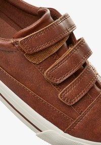 Next STRAP TOUCH FASTENING - Sneakers - brown