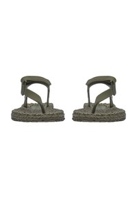 Groene textielsandalen met gevlochten touwzolen, voorzien van verstelbare banden en een plat ontwerp; ontworpen voor casual gebruik.
