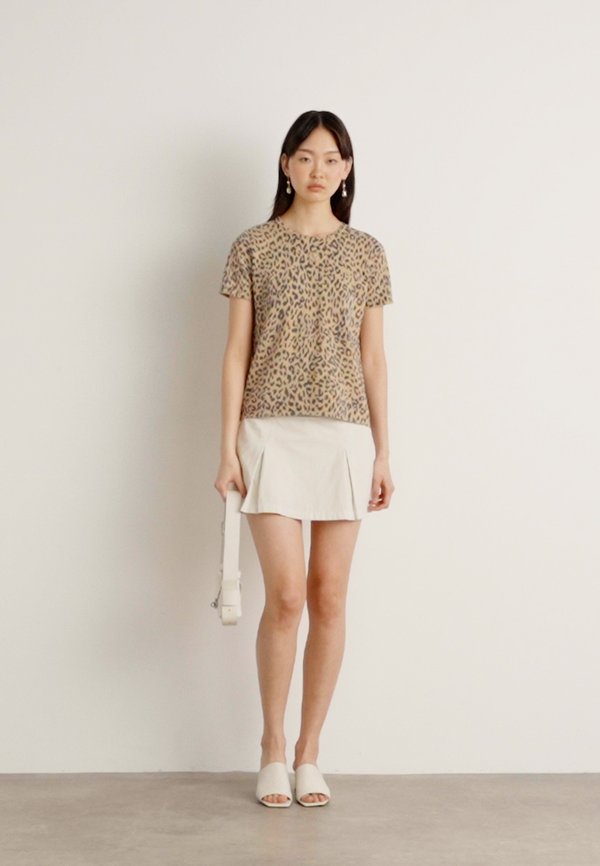 CHEETAH SHORT SLEEVE TEE LOGO BAR - Print T-shirt - travertine4