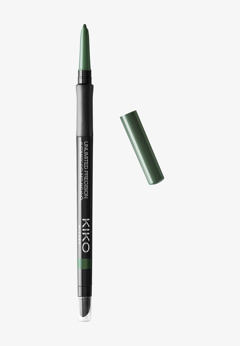 Grüner automatischer Eyeliner-Stift mit schwarzem Griff und Kappe. Verfügt über ein schlankes Design, eine transparente Kunststoffbasis und Textdetails am Körper.