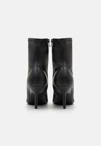 Anna Field Klasiski puszābaki - black