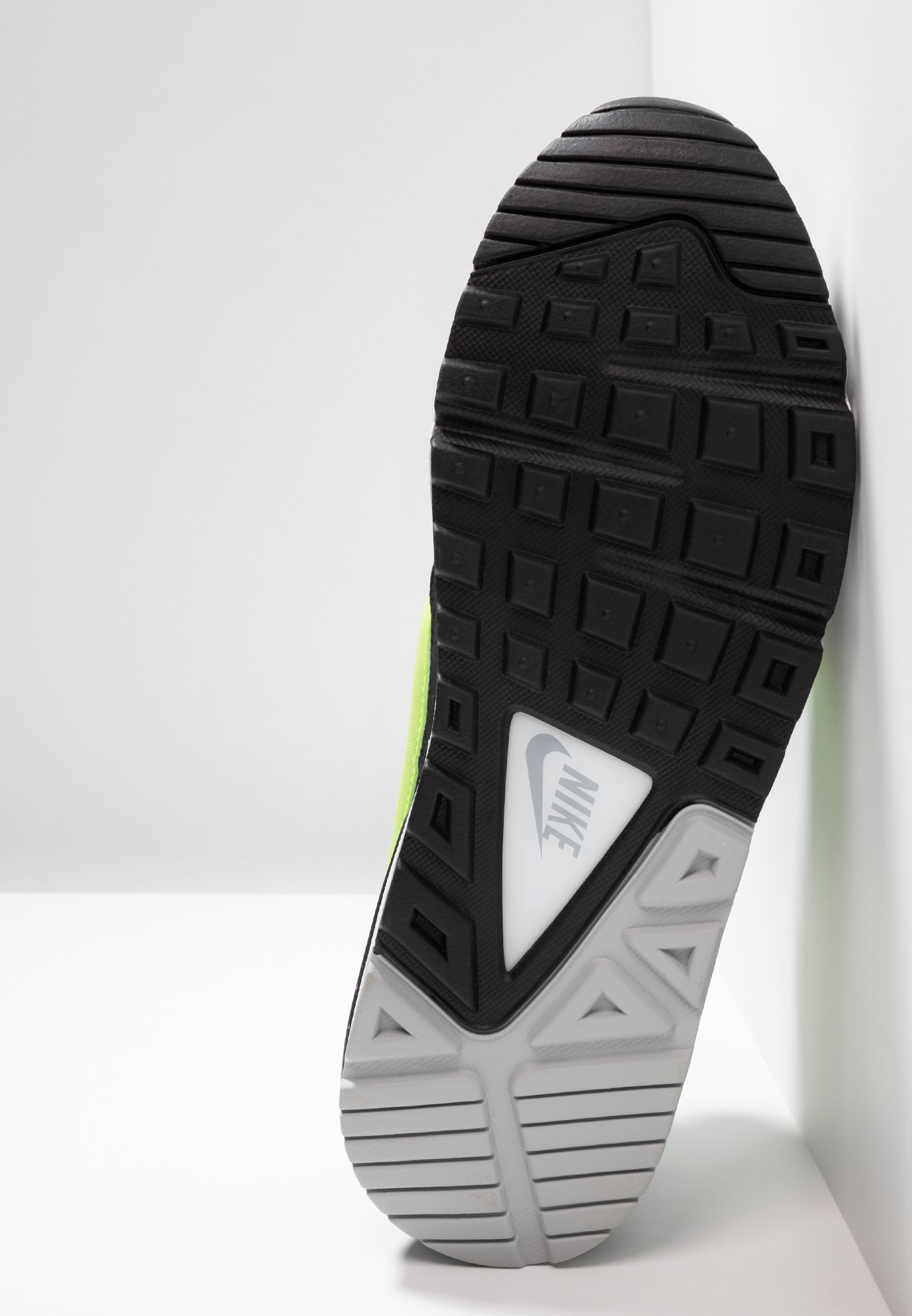 nike air max command wolf grey 