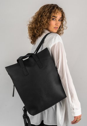 Sac à Dos Femme Expatrié Malou - Cuir Végan, 9L, Pour Ordinateur 13", Université, Travail, Design élégant